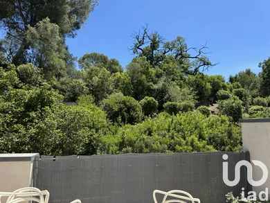 Appartement à Saint-Cyr-sur-Mer (83270)