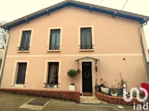 Townhouse at Jouy-en-Josas (78350)