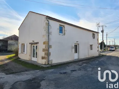 Maison de village à Saint-Sulpice-d'Arnoult (17250)