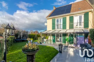 Traditional house at Mantes-la-Ville (78711)