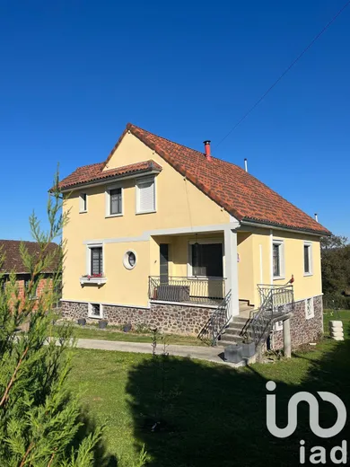 House at Saint-Santin-de-Maurs (15600)