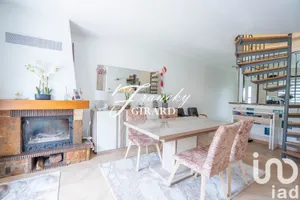 House at Fosses (95470)