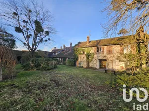 Mansion at Saint-Martin-la-Garenne (78520)