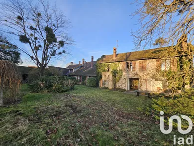 Mansion at Saint-Martin-la-Garenne (78520)