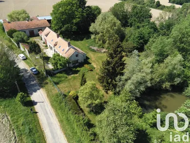 House at Échouboulains (77830)
