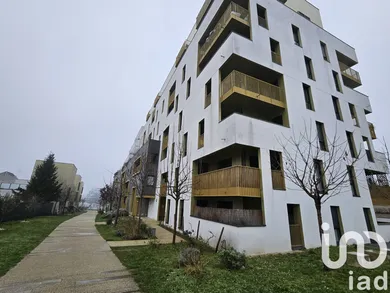 Apartment at Romainville (93230)