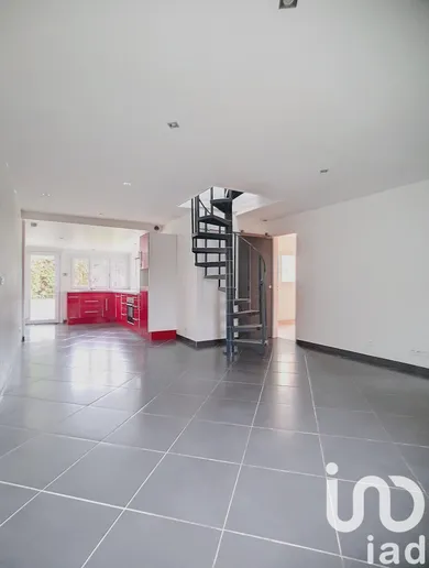 House at Rosny-sous-Bois (93110)