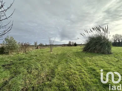 Terrain à bâtir à Saint-Martin-de-Sanzay (79290)