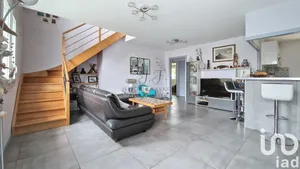 House at Bassens (33530)