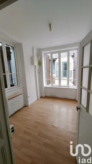 Maison de village à Accolay (89460)