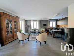 Apartment at Versailles (78000)