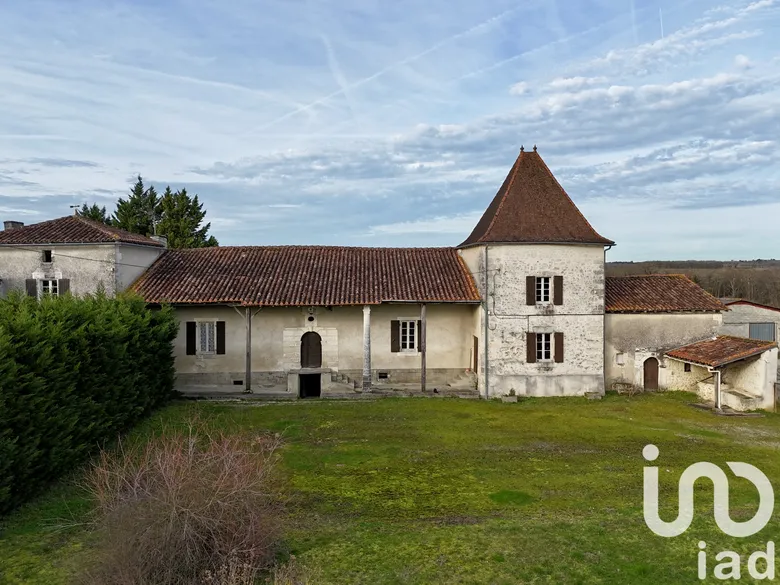 Maison 13 pièces 315 m² · à Bors (canton de Tude-Et-Lavalette) · 315 m² · 156 800 €
