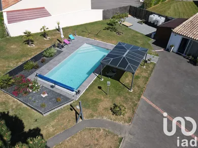 Traditional house at Le Champ-Saint-Père (85540)