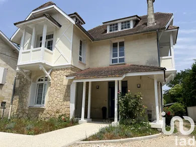 Building at LIBOURNE (33500)