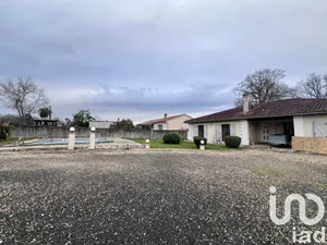 Traditional house in Saint-Martin-du-Bois (33910)