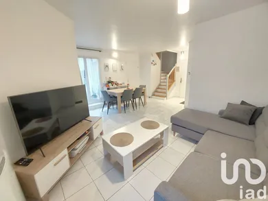 Duplex à Savigny-le-Temple (77176)