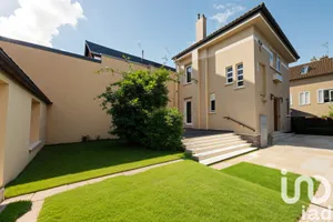 House at Versailles (78000)