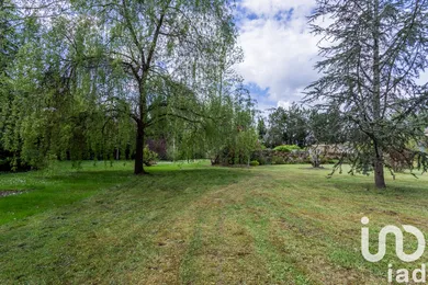 Terrain à bâtir à Saint-Savin (33920) — 2/3