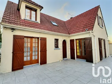 Traditional house at NOGENT SUR AVON (77390)