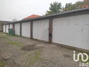 Parking at Nantes (44100)