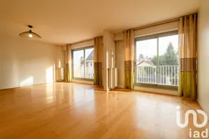 Apartment at Le Plessis-Robinson (92350)
