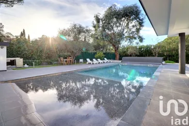 Maison à Saint-Raphaël (83700)