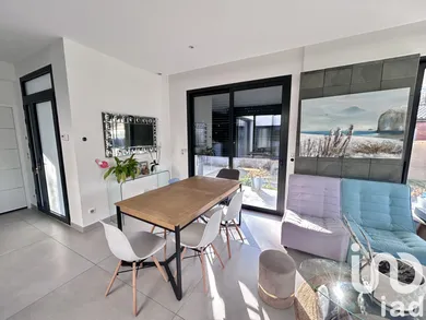 Maison d'architecte à Le Pian-Médoc (33290)