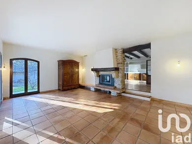 Traditional house at Rognes (13840)