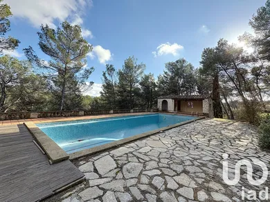 Traditional house at Rognes (13840)