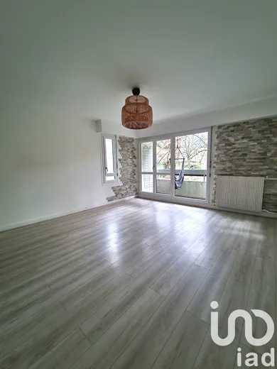 Apartment at Les Ulis (91940)