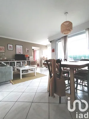 Apartment at Les Ulis (91940)