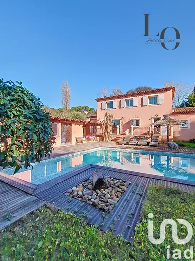 House at Simiane-Collongue (13109)