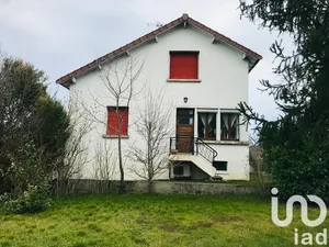 Maison à Saint-Victor (03410)