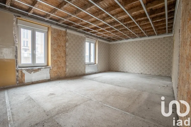 Maison 8 pièces 260 m² · à Thil · 260 m² · 230 000 €