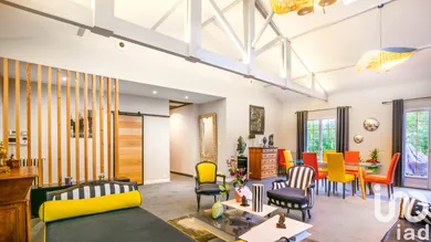 Architectural house at Tresses (33370)