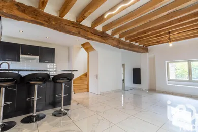 Townhouse at Thiverval-Grignon (78850)