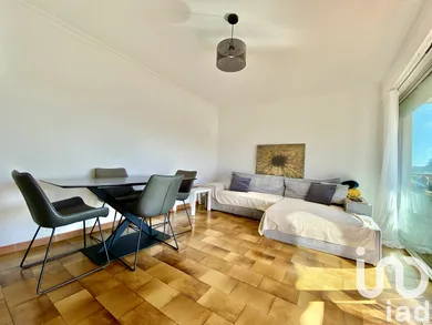 Apartment in Le Cannet (06110)
