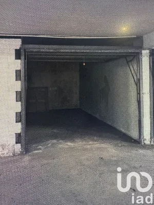 Parking at Villeneuve-d'Ascq (59650)