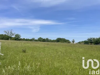 Terrain à bâtir à Lolme (24540)