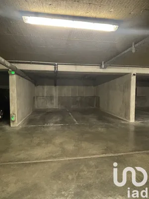 Parking at Istres (13800)
