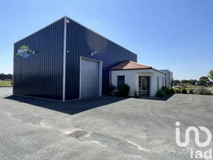 Building at Montaigu (85600)