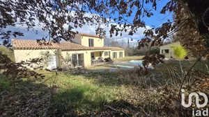 Maison traditionnelle à Mirabeau (84120)