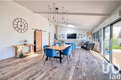 House at Chambry (77910)