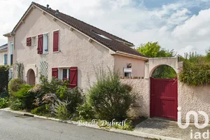 Maison traditionnelle à Voisins-le-Bretonneux (78960)