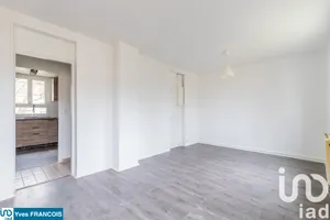 Appartement à Sainte-Geneviève-des-Bois (91700)