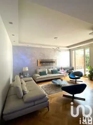 Apartment at GARCHES (92380)