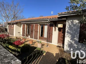 Traditional house at Parempuyre (33290)