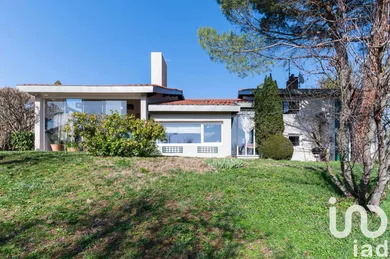 Architectural house at L'Arbresle (69210)