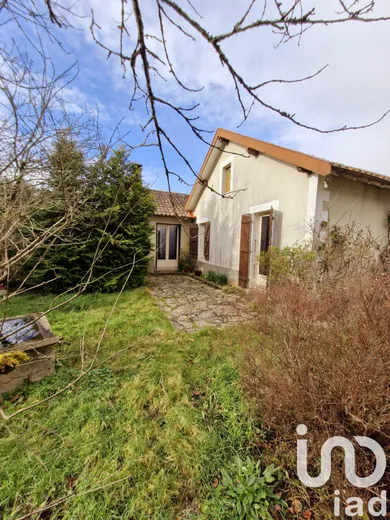 Maison de ville à Chabanais (16150)