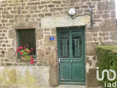 Maison de village à Le Housseau-Brétignolles (53110)